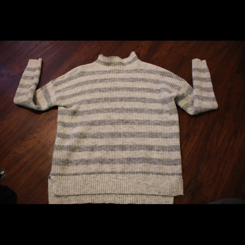 AMERICANEAGLEOUTFITTERS STRIPEDTURTLENECK SWEATER